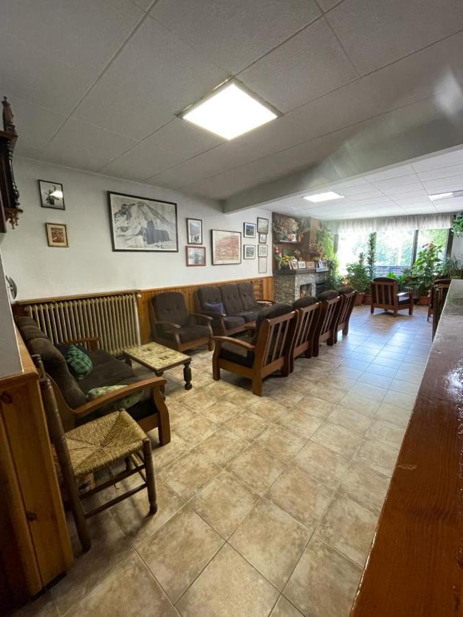 Hostal Ter سيتكاساس المظهر الخارجي الصورة
